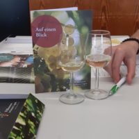 Mit Wein, Wissen und Zertifikat – Geschmackvolles Lernen